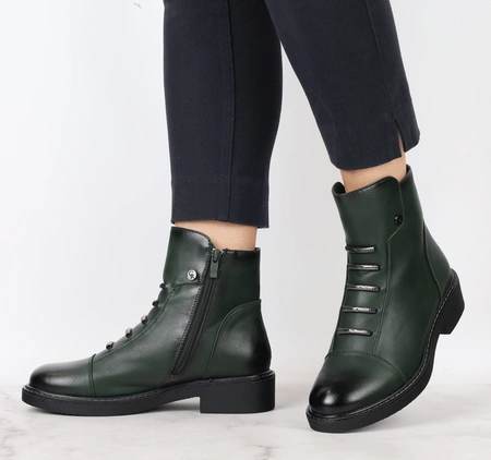 Zielone botki damskie na zimę eleganckie na płaskim obcasie Jezzi