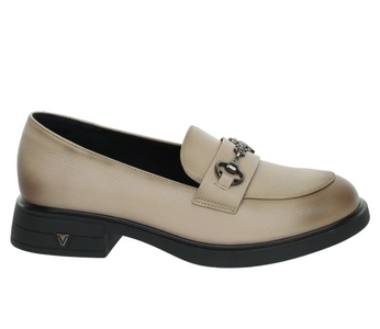 Beżowe loafersy skórzane damskie półbuty wsuwane z łańcuszkiem Vinceza