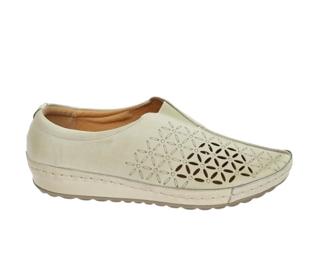 Bezowe półbuty damskie wsuwane ze skóry naturalnej zdrowotne Gino Fabiani