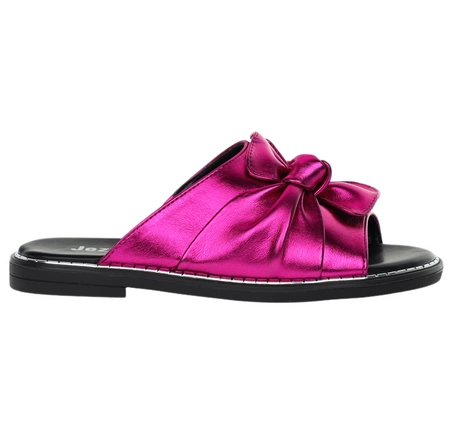 Błyszczące różowe klapki damskie płaskie z czarną wkładką Jezzi