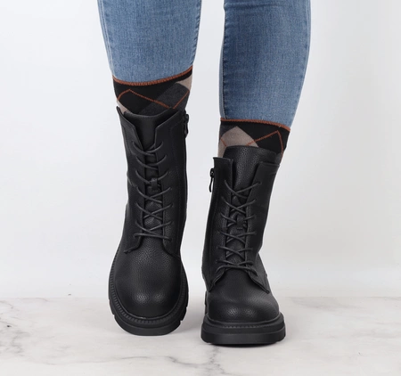 Czarne buty zimowe damskie na płaskiej grubej podeszwie na zamek i sznurowadła Jezzi