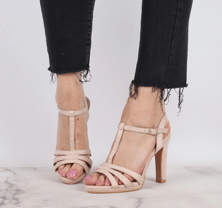 Seksowne sandały damskie na obcasie i platformie z paskiem wzdłuż stopy Jezzi