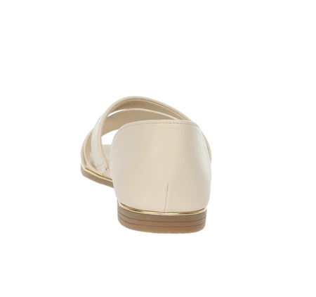 Beżowe sandały płaskie wsuwane z zakrytą piętą Jezzi