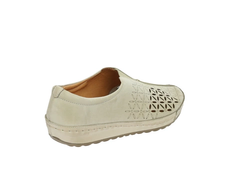 Bezowe półbuty damskie wsuwane ze skóry naturalnej zdrowotne Gino Fabiani