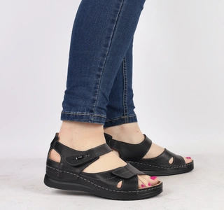 Czarne sandały damskie zdrowotne skórzane od Helios