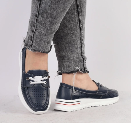 Skórzane granatowe mokasyny damskie na sportowej podeszwie Jezzi