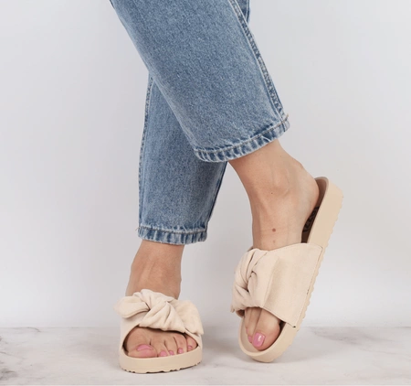 Klapki damskie beżowe z kokardą Jezzi