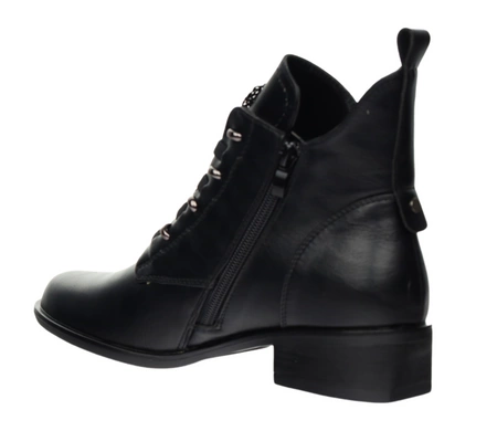 Czarne licowe botki damskie płaskie eleganckie Jezzi model ASA198-21