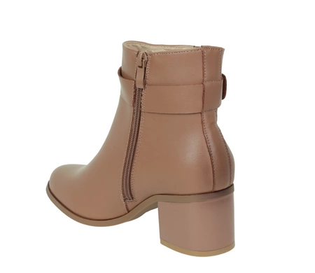 Eleganckie beżowe botki damskie skórzane na średnim obcasie Jezzi