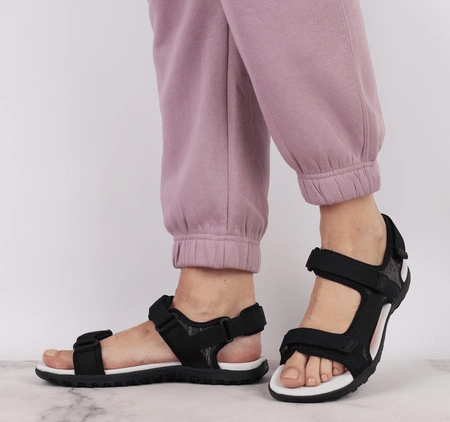 Czarne sandały sportowe młodzieżowe na rzepy ze skórzaną wkładką American Club