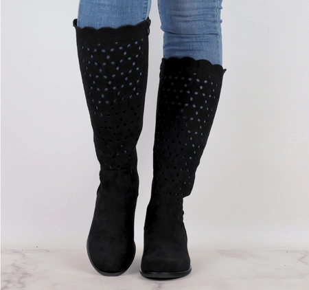 Zamszowe ażurowe kozaki jesienne czarne Daszyński