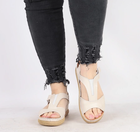 Beżowe komfortowe sandały damskie skórzane lekkie szyte Gino Fabiani