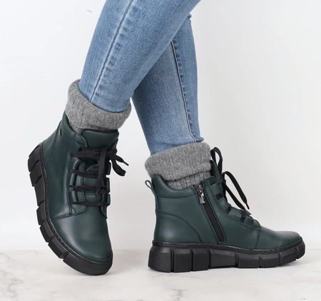 Skórzane buty zimowe damskie płaskie Helios model 523