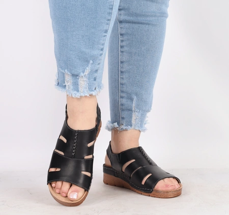 Czarne komfortowe sandały damskie ze skóry naturalnej szyte HELIOS