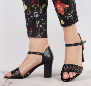 Czarne eleganckie sandały na obcasie z zabudowaną piętą AZALI