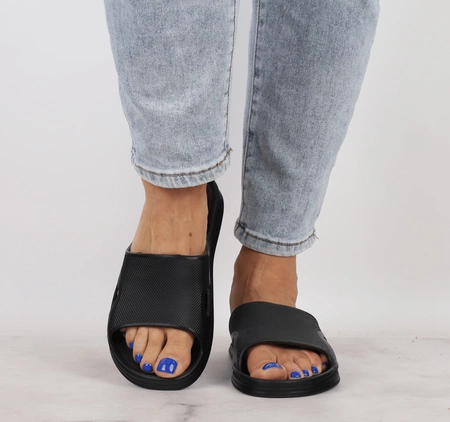 Czarne klapki damskie na ogród ogrodowe NEWS