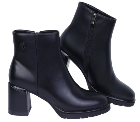 Czarne skórzane botki damskie na słupku i platformie Ginom Fabiani