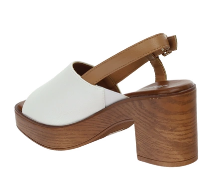 Białe sandały na drewnianym obcasie i platformie Jezzi