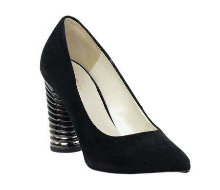 Czarne zamszowe czółenka na eleganckim obcasie Massimo Lucchesi