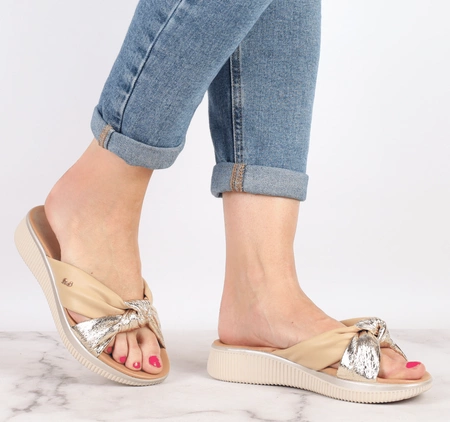 Beżowe klapki damskie na co dzień Jezzi