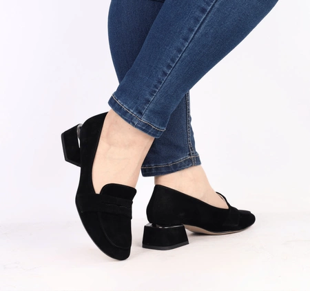 Eleganckie buty damskie na niskim obcasie mokasyny czarne zamszowe AZALI