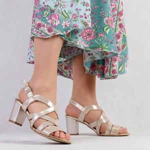 Beżowe sandały damskie skórzane na obcasie Gino Fabiani - Produkt Polski