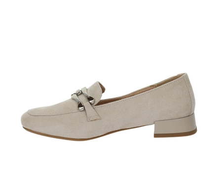 Beżowe eleganckie półbuty damskie wsuwane na płaskim obcasie Jezzi