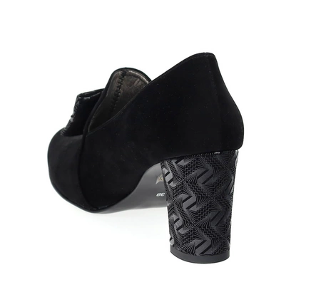 Czarne zamszowe czółenka na wygodnym obcasie Dalia- Produkt Polski