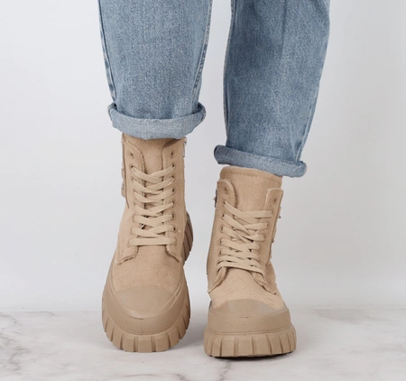 Beżowe botki zimowe damskie ocieplane na platformie NEWS