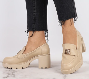 Beżowe mokasyny na klocku ze skóry licowej ekologicznej  Jezzi