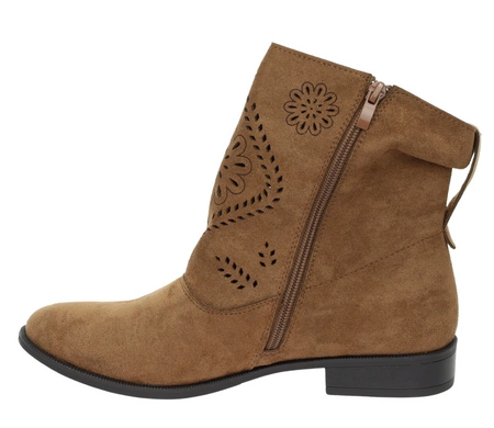 Zamszowe brązowe czekoladowe botki płaskie z ażurową cholewką saszki Jezzi