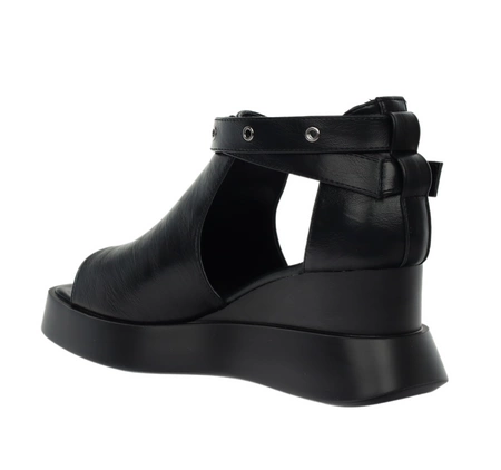 Czarne rokowe sandały damskie na koturnie i platformie Jezzi