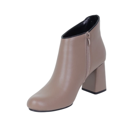 Eleganckie botki jesienne na obcasie ze skóry naturalnej w kolorze Cappucino