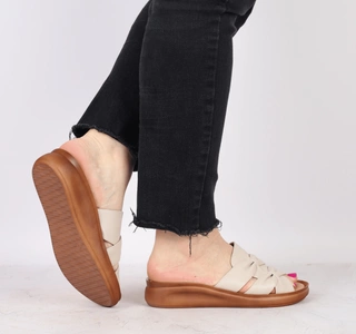 Eleganckie i komfortowe klapki damskie lekkie Jezzi