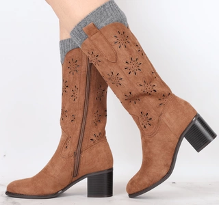 Zamszowe ażurowe kozaki brązowe czekoladowe na wygodnym obcasie Jezzi