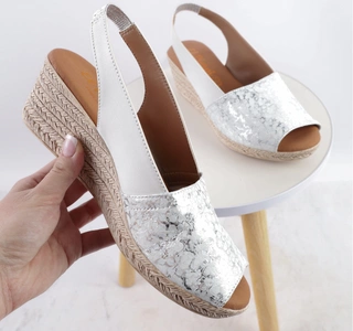 Skórzane hiszpańskie sandały na słomkowej koturnie zabudowane El Pimpi