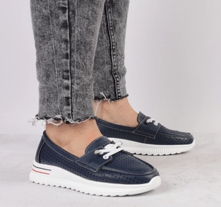 Skórzane granatowe mokasyny damskie na sportowej podeszwie Jezzi