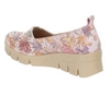 Eleganckie i komfortowe półbuty damskie wsuwane w różowe kwiatki Jezzi