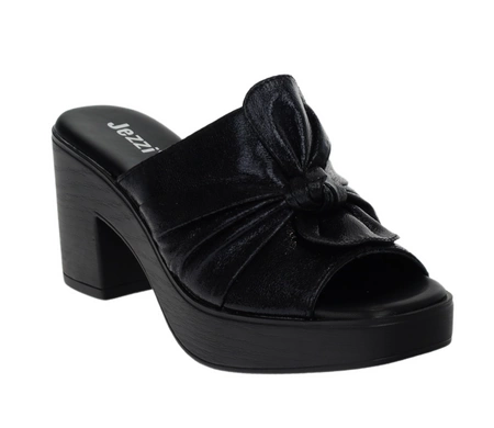 Czarne klapki damskie na obcasie i platformie Jezzi