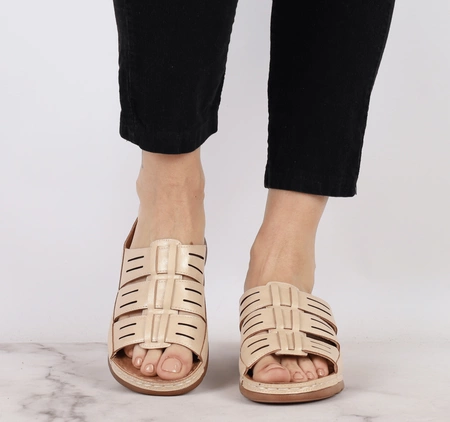 Beżowe zdrowotne klapki damskie szyte Jezzi