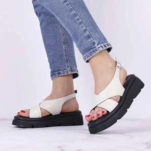 Sandały damskie płaskie na ciężkiej podeszwie Jezzi