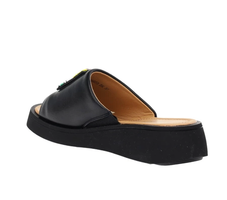 Czarne skórzane klapki damskie na grubej podeszwie VINCEZA