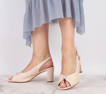 Beżowe sandały eleganckie na obcasie z zabudowaną cholewką Jezzi
