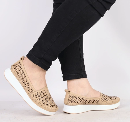 Eleganckie skórzane półbuty damskie wsuwane sportowe na białej podeszwie Missmamma