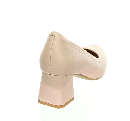 Beżowe czółenka na klocku skórzane z profilowaną wkładką Gino Fabiani