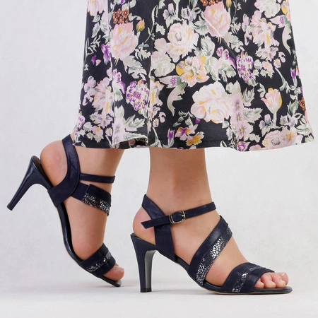 Granatowe sandały damskie na obcasie z włoskiej skóry Gino Fabiani - Produkt Polski