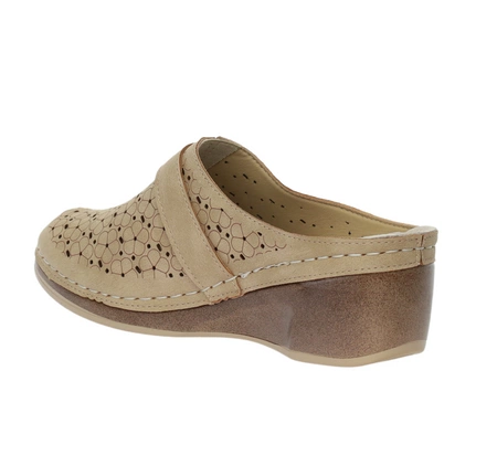 Skórzane szyte chodaki klapki komfortowe na niskiej koturnie Unisoft