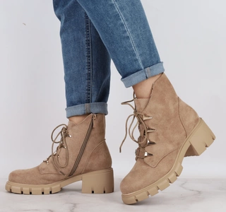 Beżowe ciepłe botki zimowe sznurowane na wygodnej podeszwie Jezzi