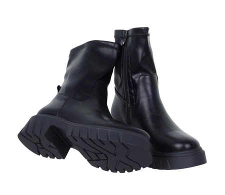 Czarne botki damskie wysokie na grubej platformie licowe Jezzi