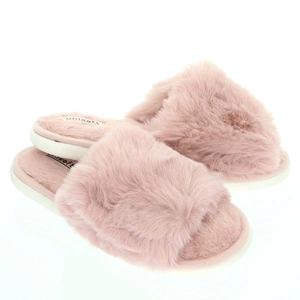 Futerkowe kapcie damskie pudrowy róż